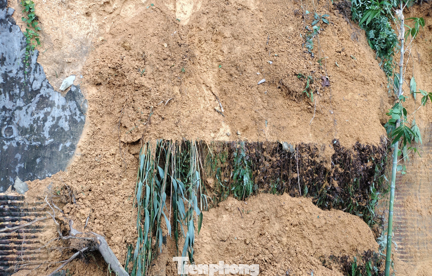 Mưa lớn cũng khiến cầu thôn Trạng, xã Yên Thái và cầu thôn Liên Hiệp, xã Ngòi A bị cuốn trôi. Hai ngầm tràn tại xã Yên Thái bị sập gẫy... Mưa lớn cũng khiến cầu thôn Trạng, xã Yên Thái và cầu thôn Liên Hiệp, xã Ngòi A bị cuốn trôi. Hai ngầm tràn tại xã Yên Thái bị sập gẫy...