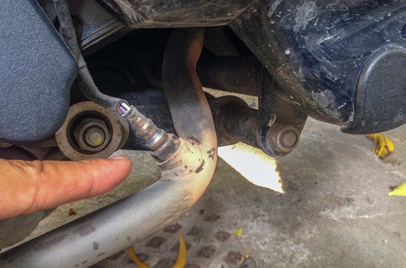 Độ ống xả sẽ làm sai thông số của cảm biến oxy gửi về ECU, dẫn đến giảm công suất động cơ.