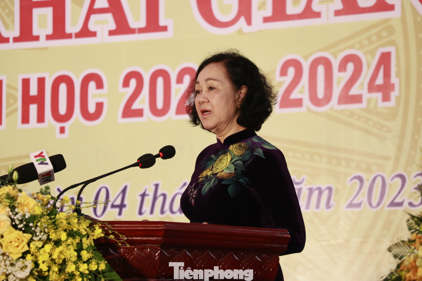 Phát biểu tại Lễ khai giảng, Thường trực Ban Bí thư Trương Thị Mai bày tỏ niềm vui khi được dự Lễ khai giảng năm học mới tại 1 trong 8 trường phổ thông DTNT đã có bề dầy hơn 30 năm đóng góp cho sự nghiệp giáo dục, đào tạo con em đồng bào các dân tộc thiểu số tỉnh Yên Bái.