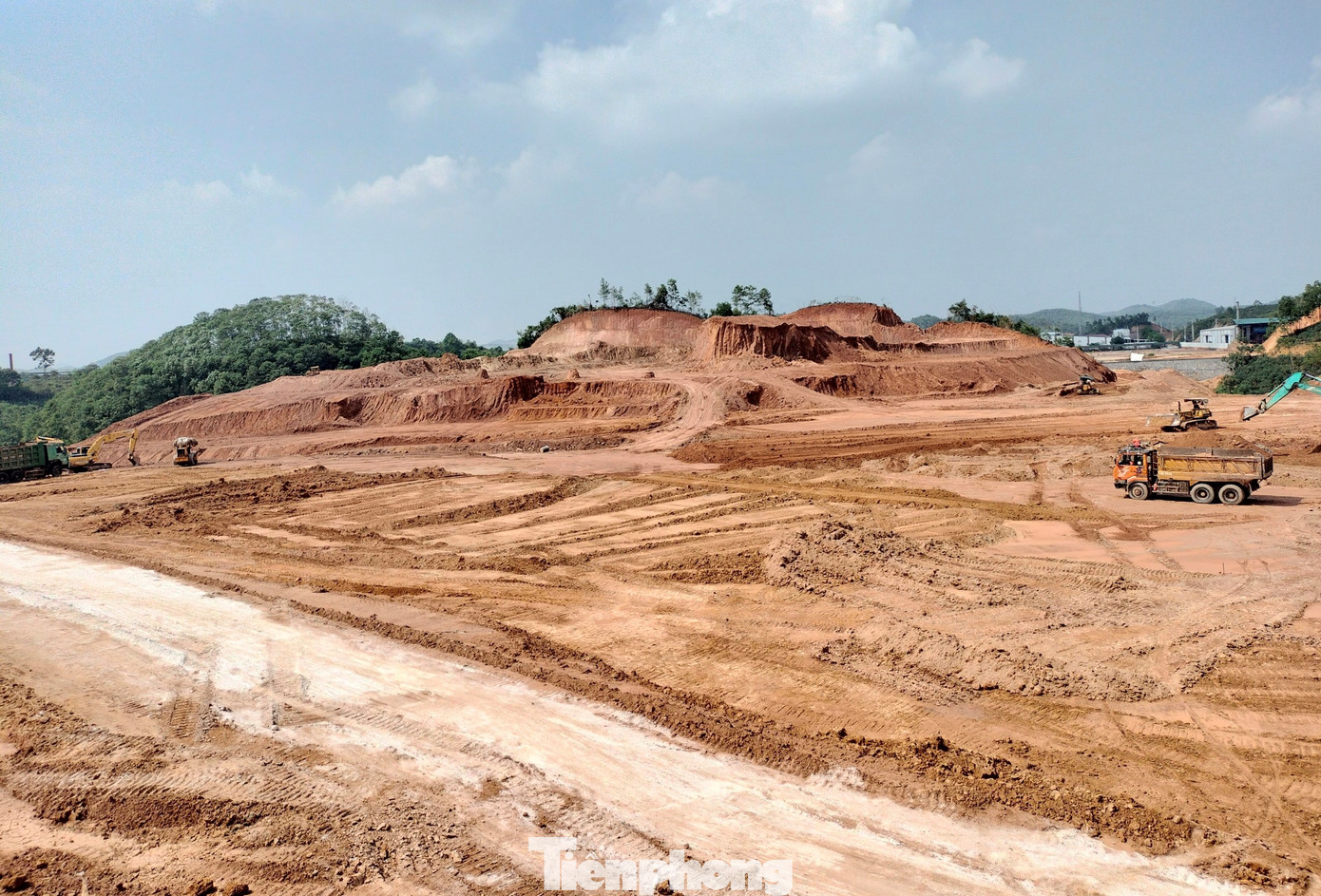 Mặt bằng xây dựng nhà máy hạt Taical đang được đơn vị thi công thực hiện. Mặt bằng xây dựng nhà máy hạt Taical đang được đơn vị thi công thực hiện.