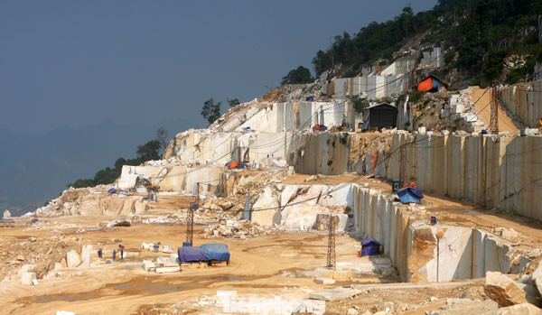 Mỏ đá R.K nơi xảy ra vụ việc. Mỏ đá R.K nơi xảy ra vụ việc.