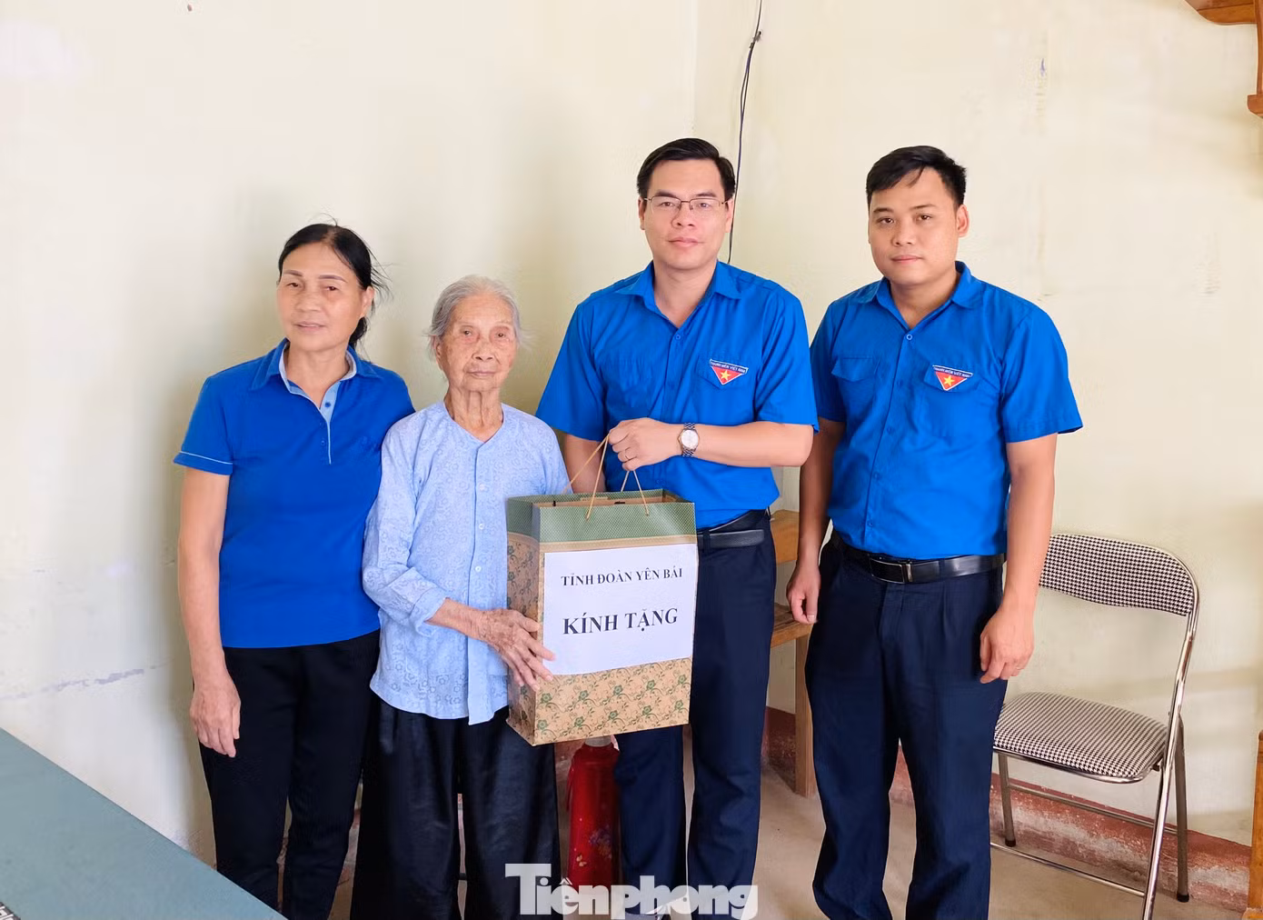 Nhân Kỷ niệm 76 năm Ngày thương binh liệt sỹ, các cấp bộ Đoàn trên địa bàn tỉnh đã trao tặng hàng ngàn suất quà; thăm hỏi, giúp đỡ gia đình liệt sỹ, người có công với cách mạng, mẹ Việt Nam anh hùng.