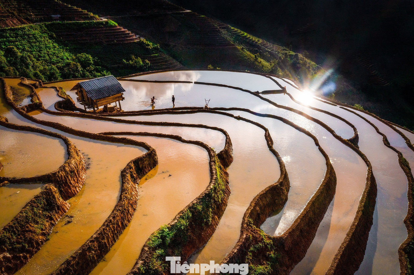 Năm 2007, ruộng bậc thang ở 3 xã La Pán Tẩn, Dế Xu Phình và Chế Cu Nha được Nhà nước công nhận Danh thắng quốc gia. Không chỉ vậy, Mù Cang Chải còn được bầu chọn vào top 10 ruộng bậc thang đẹp nhất thế giới.