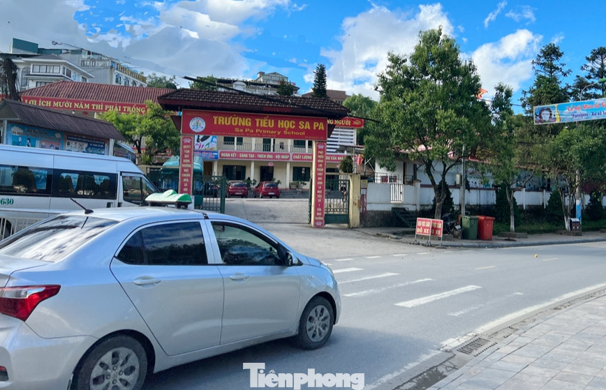 Trường được công nhận đạt chuẩn quốc gia hơn 20 năm qua. Tổng số học sinh đang theo học là 1.340 em với 5 cấp bậc tiểu học.