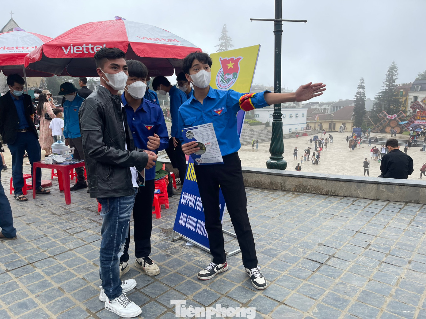 Hướng dẫn, chỉ đường cho các du khách khi đến tham quan, nghỉ lễ trên địa bàn, xây dựng hình ảnh khu du lịch quốc gia thân thiện.