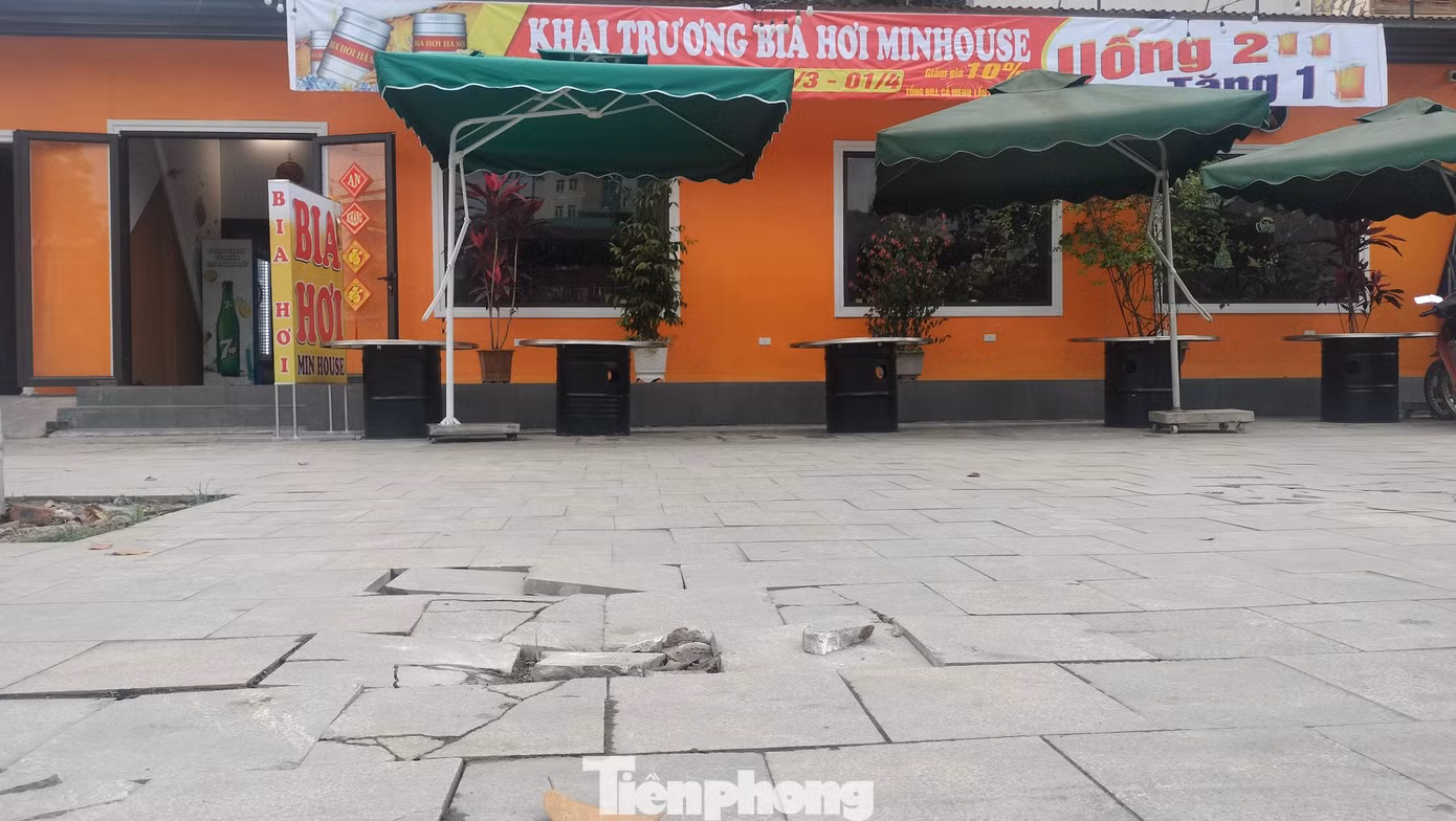 Công trình cải tạo, nâng cấp đường Nguyến Tất Thành (đoạn từ Trung tâm TP Yên Bái đến thị trấn Yên Bình, huyện Yên Bình) có số vốn đầu tư lên tới 121 tỉ đồng, do Công ty Nam Phong và Công ty Hoàng Trung thi công hoàn thành và đi vào sử dụng từ tháng 5/2022 đến nay, đá lát vỉa hè cũng đã vỡ.