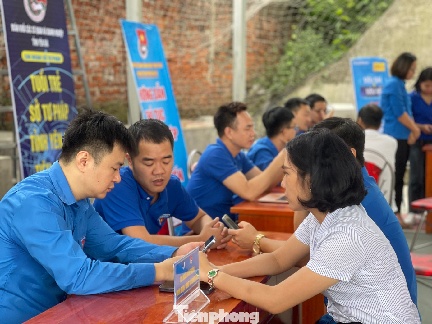 Tuyên truyền 2 nhóm tiêu chí về thói quen số; kỹ năng kinh doanh trên sàn điện tử; hướng dẫn tạo tài khoản, đưa sản phẩm và vận hành bán hàng, kỹ năng quảng bá sản phẩm trên các sàn thương mại điện tử...