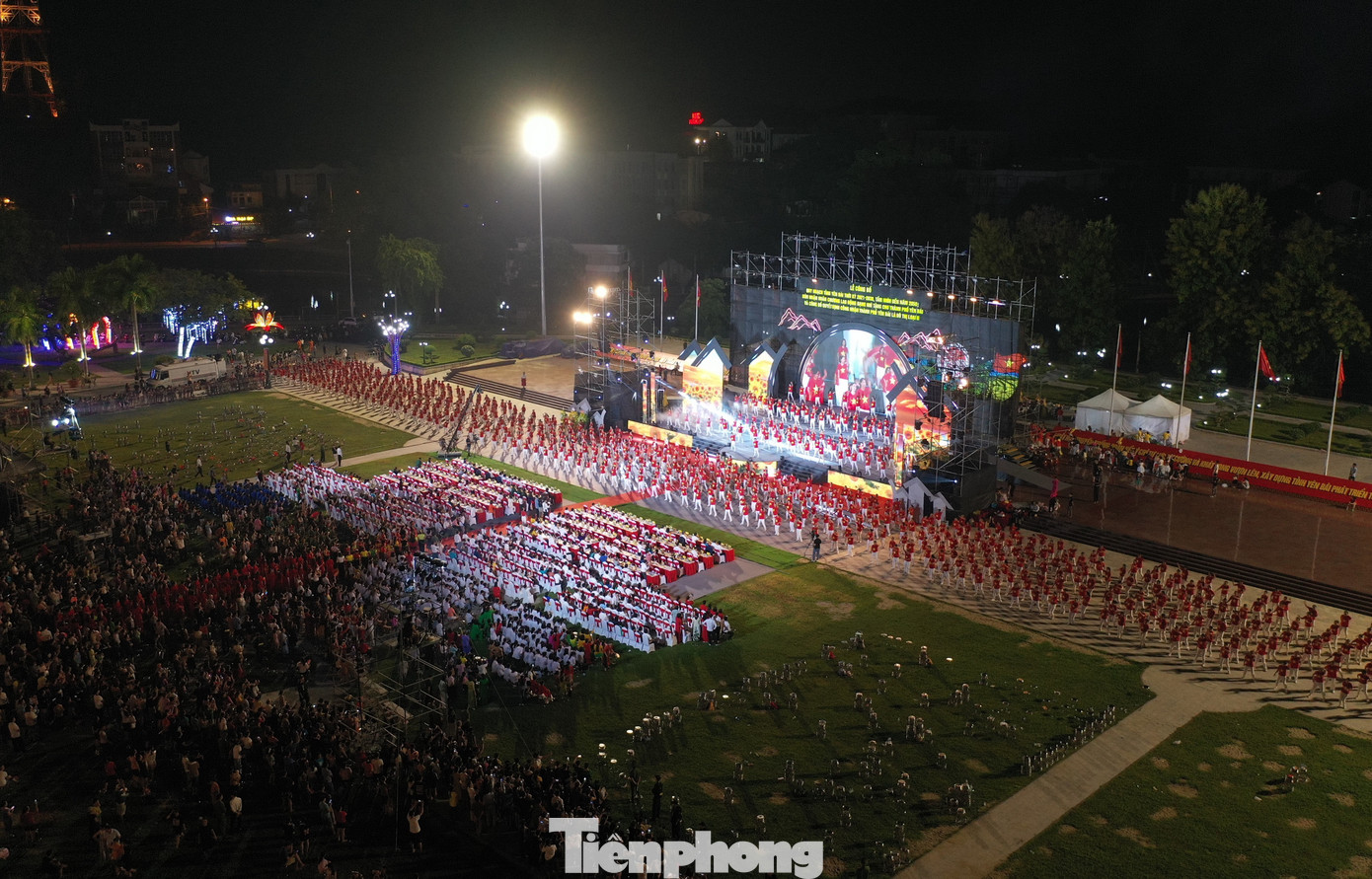 Qua chương trình, hình ảnh về đất và người Yên Bái được khắc họa thân thiện, nhân ái, đoàn kết, sáng tạo, hội nhập.