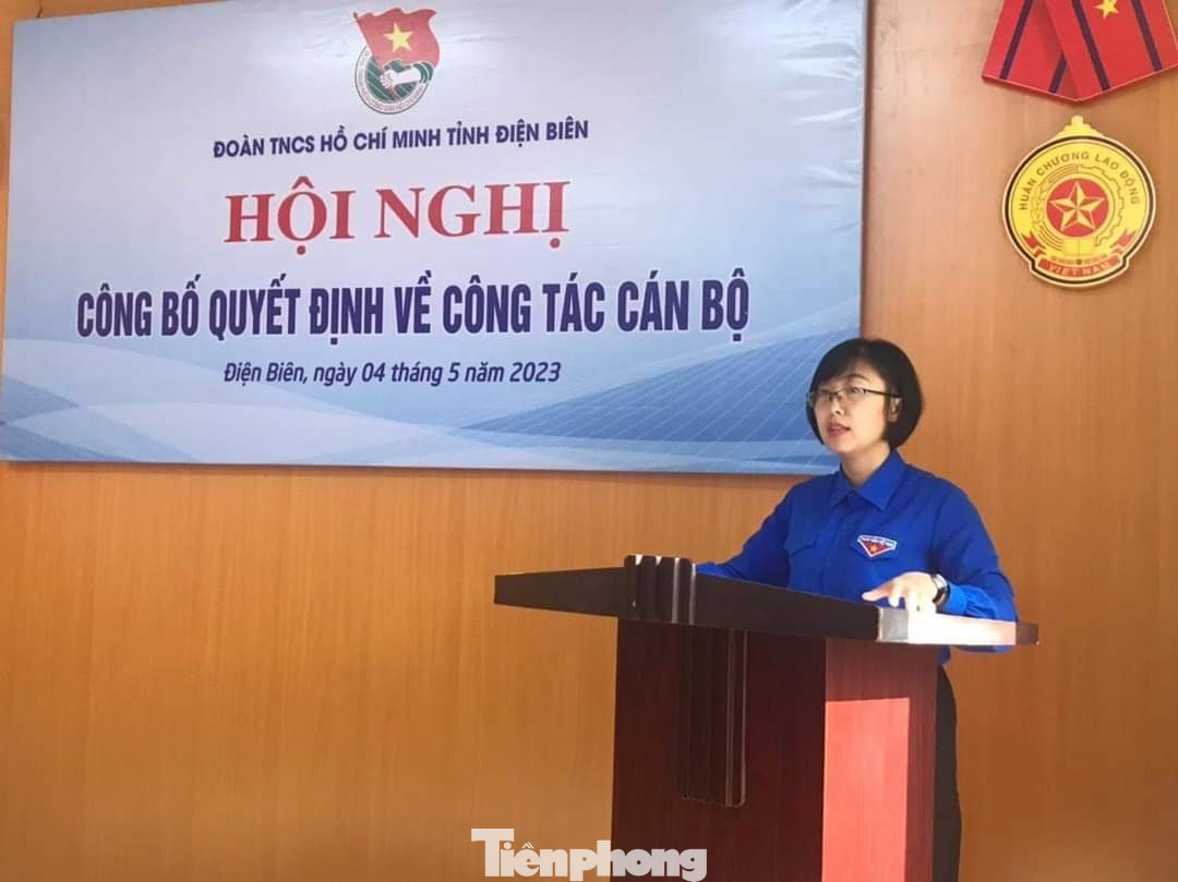 Chị Kháng Mai Thu phát biểu nhận nhiệm vụ mới tại Hội nghị. Chị Kháng Mai Thu phát biểu nhận nhiệm vụ mới tại Hội nghị.