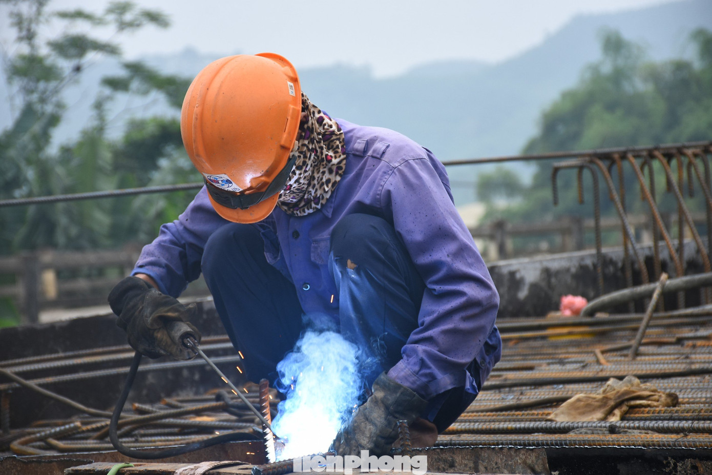 Đến thời điểm hiện tại, cầu Tô Mậu đã hoàn thành 90% khối lượng, vượt tiến độ 6 tháng so với kế hoạch đề ra. Đến thời điểm hiện tại, cầu Tô Mậu đã hoàn thành 90% khối lượng, vượt tiến độ 6 tháng so với kế hoạch đề ra.