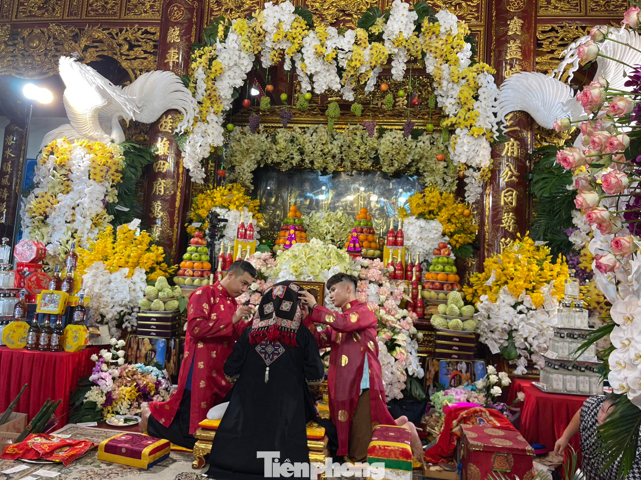 Trong Di sản Thực hành Tín ngưỡng thờ Mẫu Tam phủ của người Việt nói chung (đã được UNESCO vinh danh, được thế giới công nhận là di sản văn hóa phi vật thể đại diện của nhân loại), tín ngưỡng thờ Mẫu Thượng Ngàn tại đền Đông Cuông nói riêng có nghi lễ chầu văn - hầu đồng mang đậm màu sắc văn hóa tâm linh.