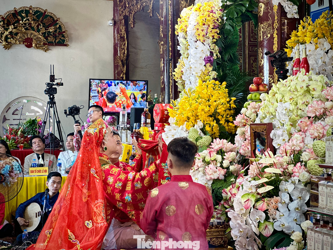 Nghi lễ chầu văn là tín ngưỡng bản địa, tích hợp các hình thức văn hóa dân gian khác nhau như âm nhạc, ngôn ngữ, tri thức dân gian, ca hát, nhảy múa, nghề thủ công truyền thống, trang phục cùng với nghệ thuật trang trí, kiến trúc, ẩm thực…