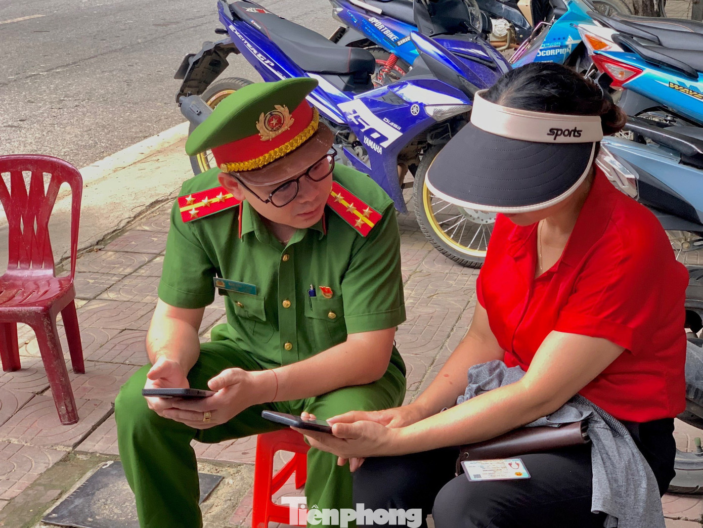 Đồng thời chia sẻ, giải tỏa áp lực, lo lắng cho phụ huynh học sinh. Đồng thời chia sẻ, giải tỏa áp lực, lo lắng cho phụ huynh học sinh.