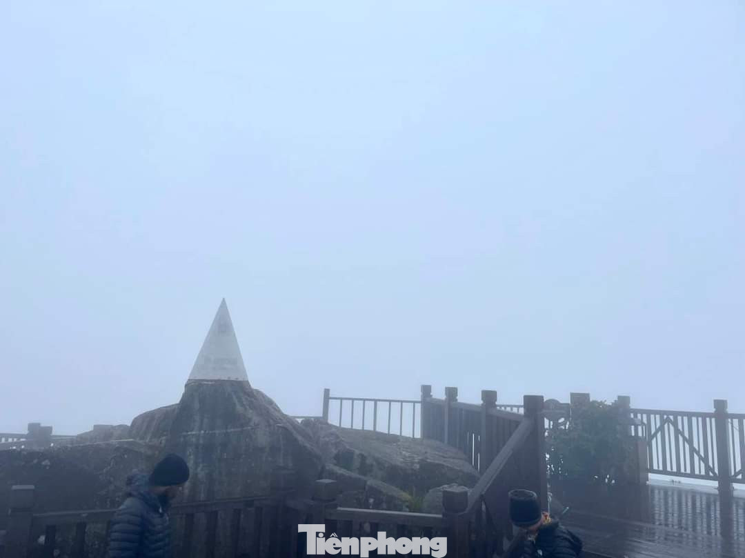 Cơ quan chức năng cũng khuyến cáo các địa phương theo dõi chặt chẽ các bản tin cảnh báo, dự báo để thông báo, hướng dẫn kịp thời, thường xuyên cho các cấp chính quyền cơ sở, nhân dân chủ động phòng tránh rét đậm, rét hại.