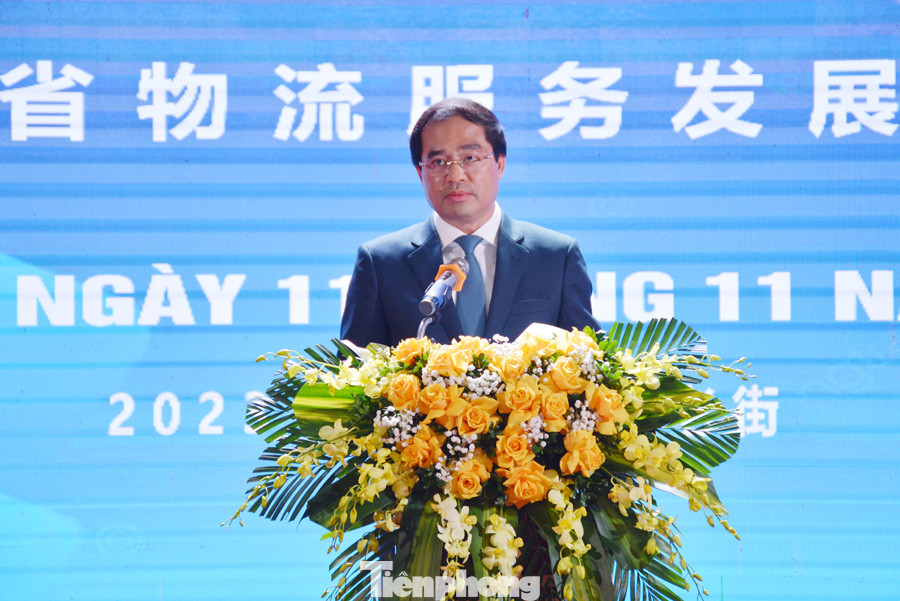 Chủ tịch UBND tỉnh Lào Cai Trịnh Xuân Trường phát biểu tại hội nghị.