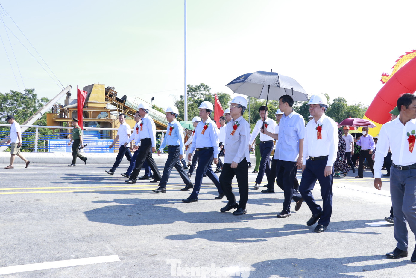 Công trình hoàn thành góp phần hoàn thiện đồng bộ cơ sở hạ tầng, hệ thống giao thông, bảo đảm kết nối hai bên bờ sông Hồng tạo thành trục kết nối từ đường cao tốc Nội Bài - Lào Cai với Quốc lộ 32C, Quốc lộ 70 với đường Âu Cơ và kết nối với trung tâm thành phố Yên Bái. Công trình hoàn thành góp phần hoàn thiện đồng bộ cơ sở hạ tầng, hệ thống giao thông, bảo đảm kết nối hai bên bờ sông Hồng tạo thành trục kết nối từ đường cao tốc Nội Bài - Lào Cai với Quốc lộ 32C, Quốc lộ 70 với đường Âu Cơ và kết nối với trung tâm thành phố Yên Bái.