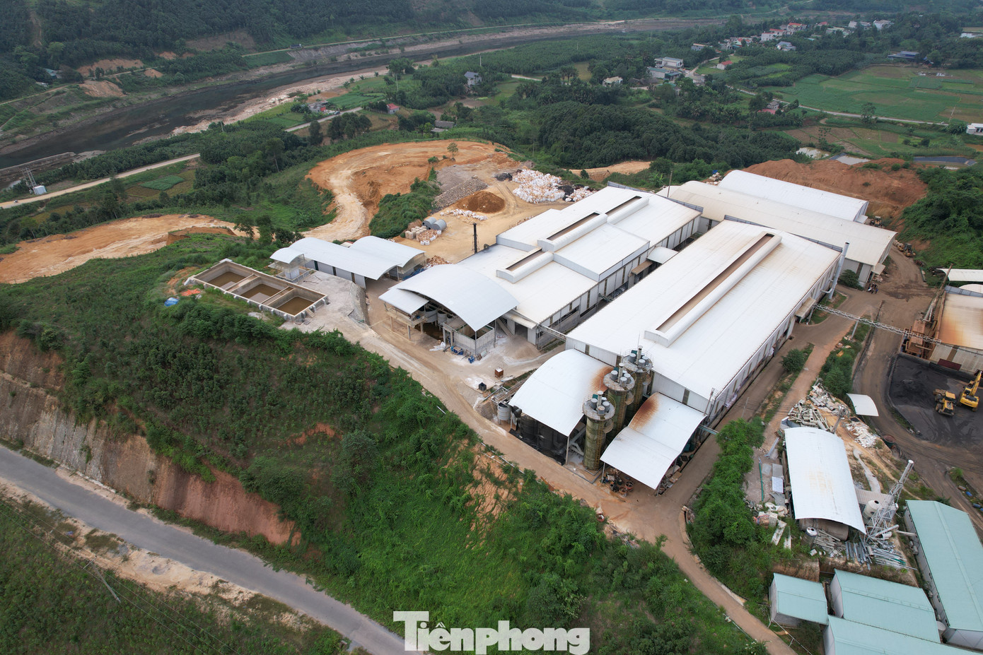 Ngày 21/10, có mặt tại mỏ đất hiếm Yên Phú, PV ghi nhận các phương tiện vận tải đã dừng hoạt động.