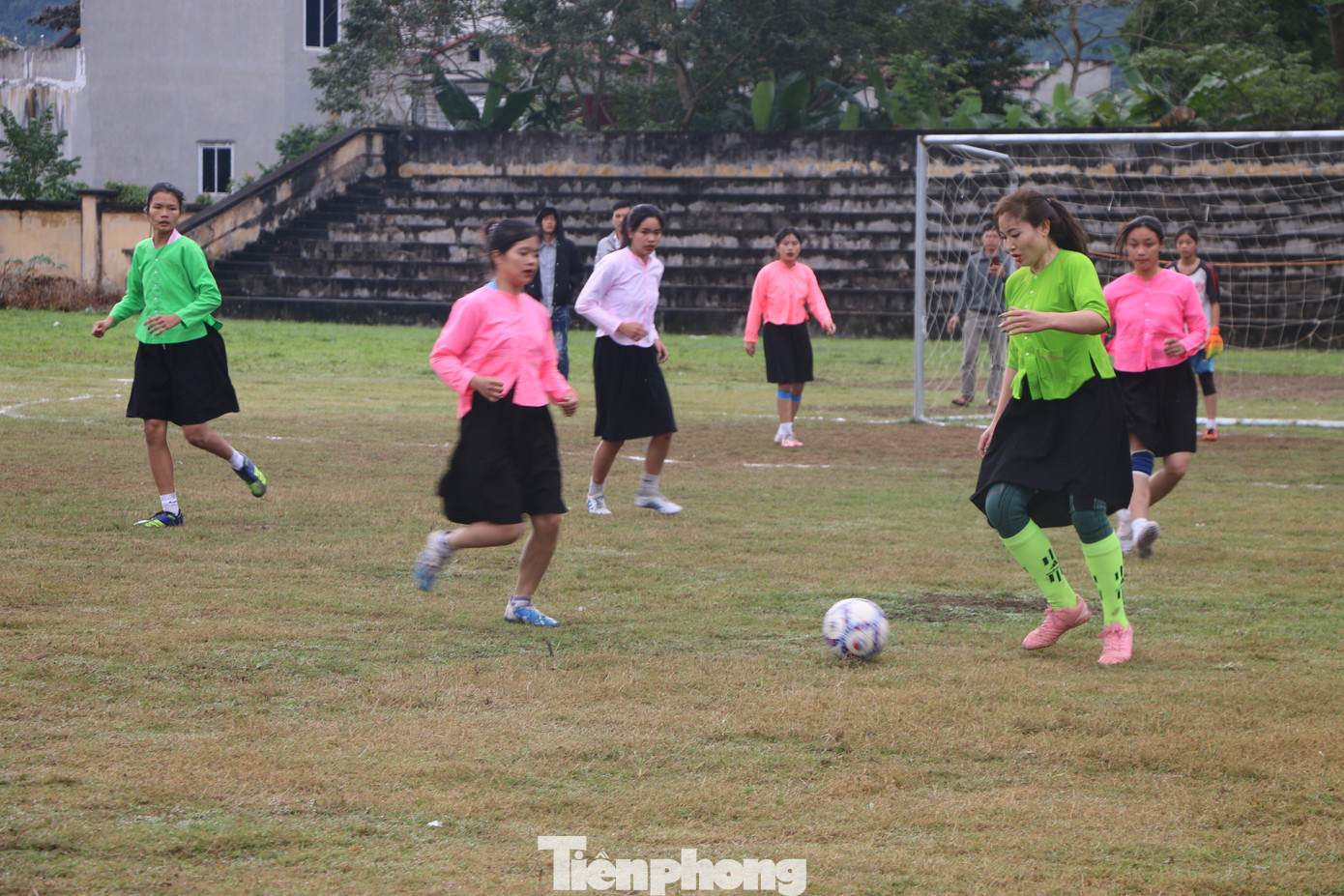 Sau 2 ngày thi đấu, Giải đã tìm ra đội xuất sắc lọt vào vòng chung kết là đội bóng đá xã Liễu Đô và đội bóng Trường THPT xã Mai Sơn. Sau 2 ngày thi đấu, Giải đã tìm ra đội xuất sắc lọt vào vòng chung kết là đội bóng đá xã Liễu Đô và đội bóng Trường THPT xã Mai Sơn.