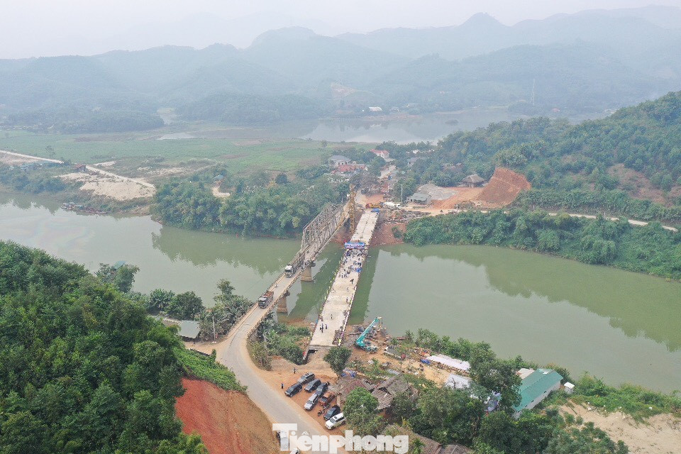 Cầu giúp kết nối trực tiếp tỉnh Yên Bái với tỉnh Hà Giang, đồng thời kết nối trung tâm huyện Lục Yên với quốc lộ 70, các huyện Yên Bình, Văn Yên, TP. Yên Bái và cao tốc Nội Bài - Lào Cai. Cầu giúp kết nối trực tiếp tỉnh Yên Bái với tỉnh Hà Giang, đồng thời kết nối trung tâm huyện Lục Yên với quốc lộ 70, các huyện Yên Bình, Văn Yên, TP. Yên Bái và cao tốc Nội Bài - Lào Cai.