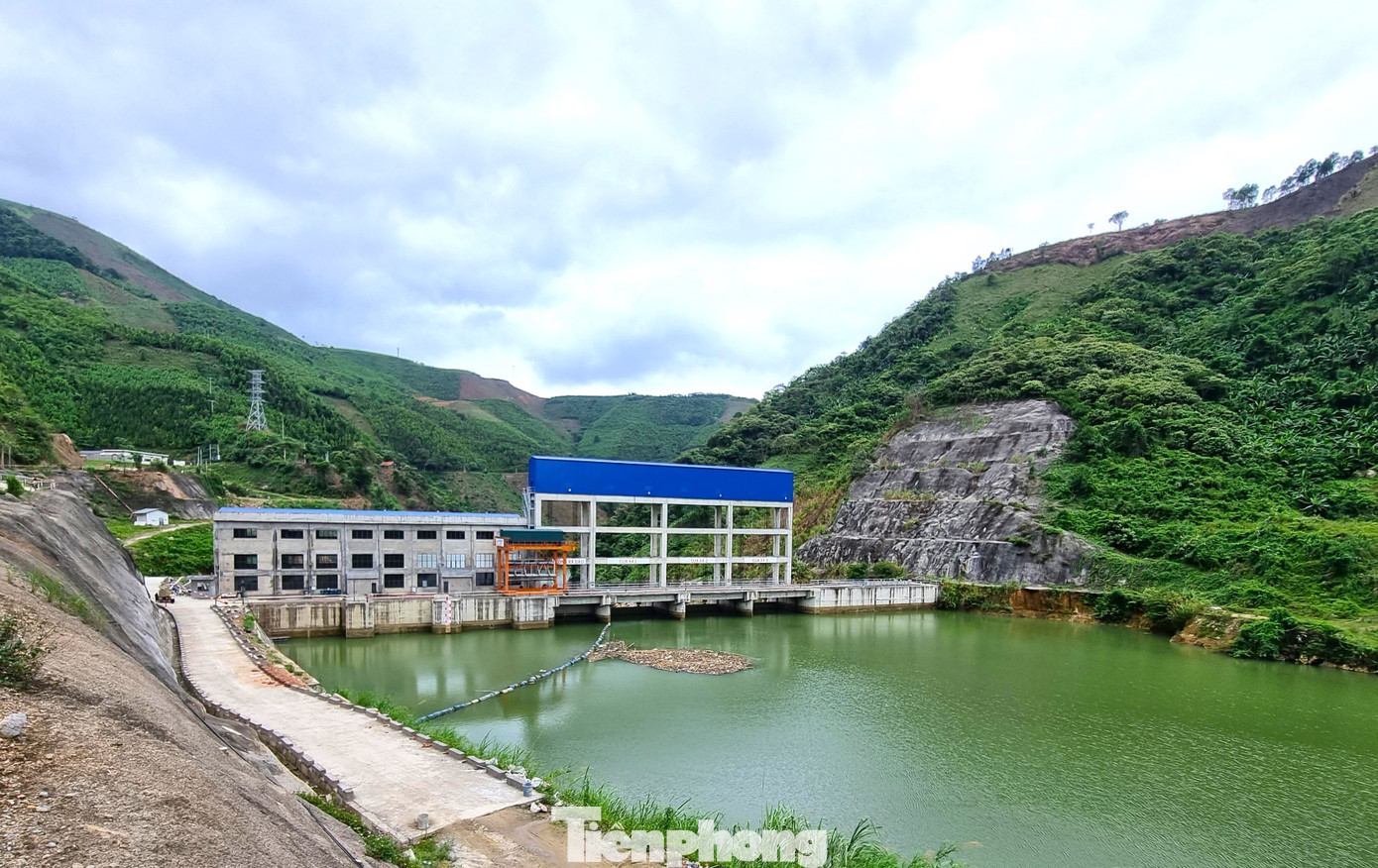 Thủy điện Nậm Lúc thường xuyên tích nước gây ngập úng ảnh hưởng đến cuộc sống người dân. Thủy điện Nậm Lúc thường xuyên tích nước gây ngập úng ảnh hưởng đến cuộc sống người dân.