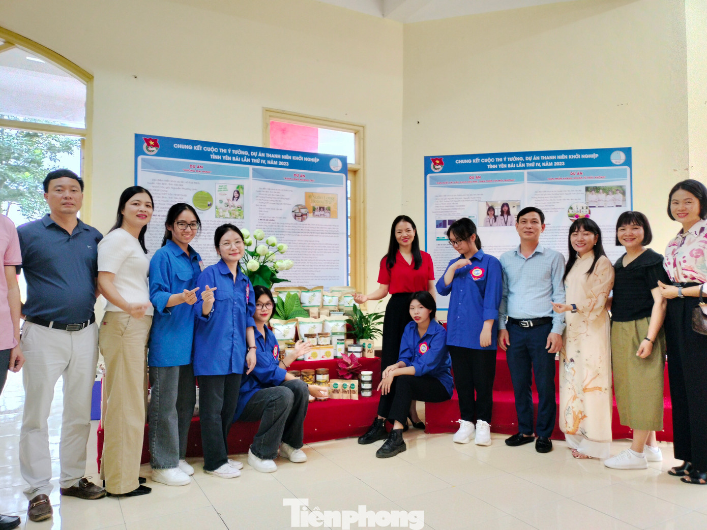 Nhóm tác giả Dự án "Xuân Long Hoàng Trà" Nhóm tác giả Dự án "Xuân Long Hoàng Trà"