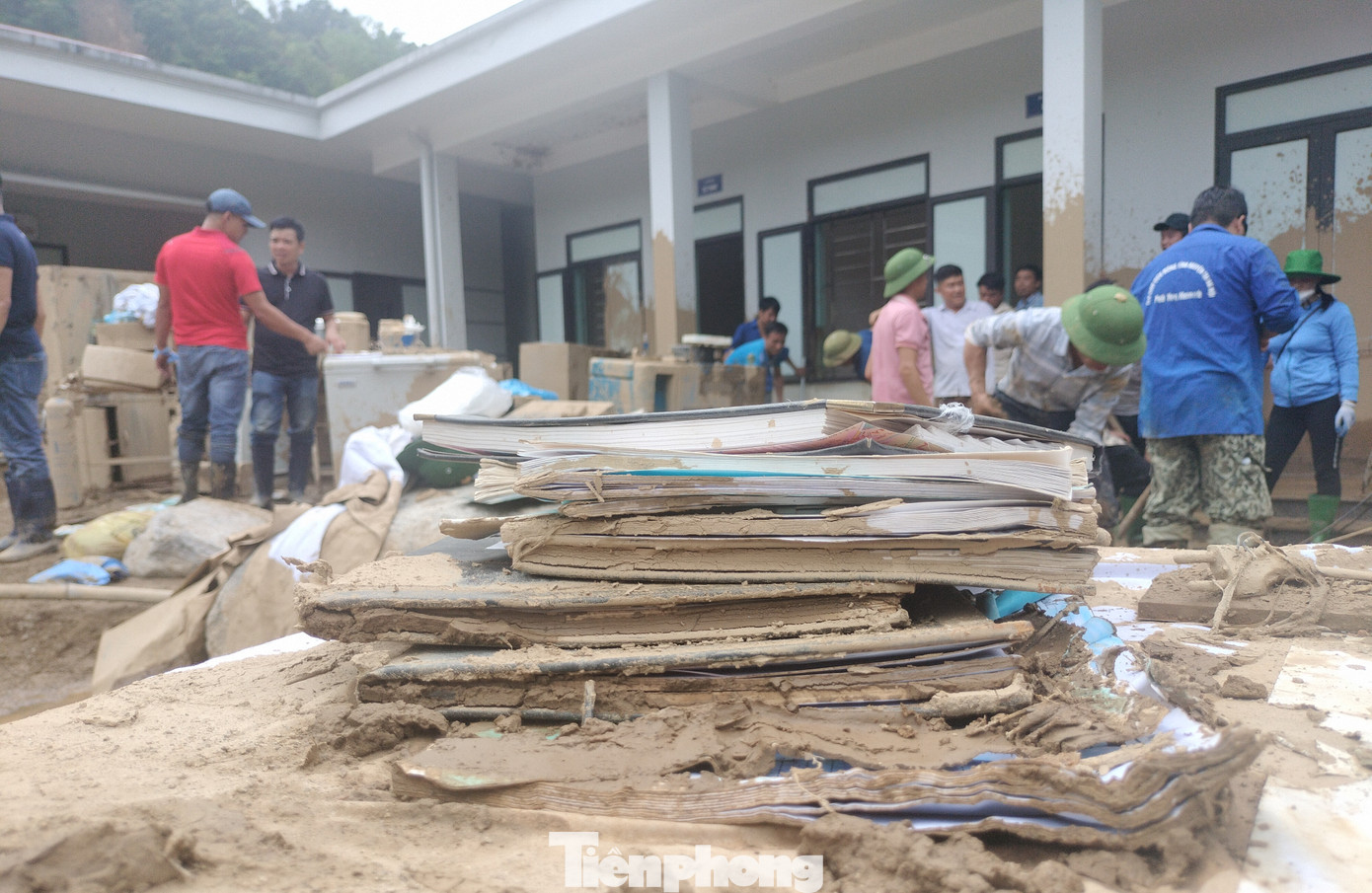 Ngay sau khi nắm tình hình, Trung tâm Y tế huyện Mù Cang Chải đã thành lập đoàn khảo sát nắm bắt tình trạng thiệt hại của Trạm. Qua kiểm tra, ước tính thiệt hại tại Trạm Y tế xã Hồ Bốn lên đến hàng tỷ đồng.