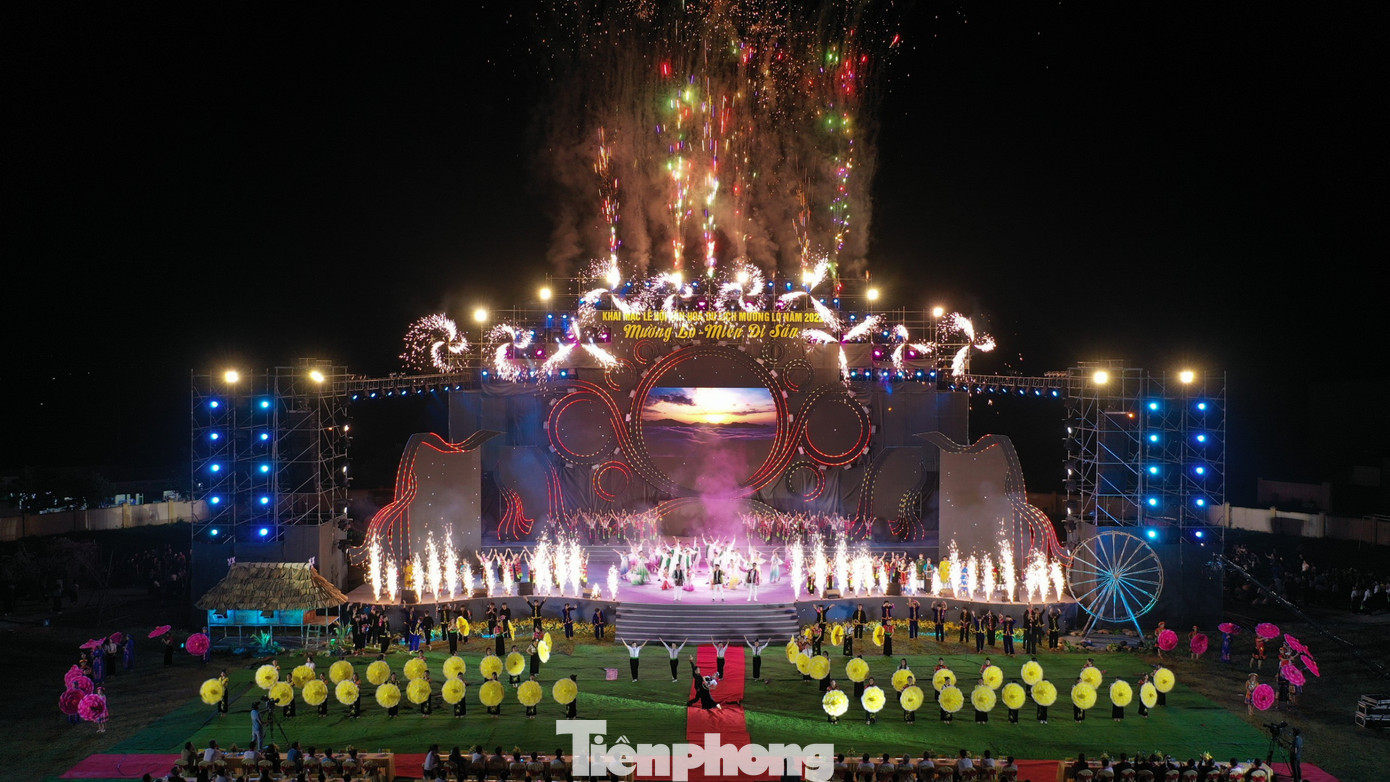 Tối 30/9, tỉnh Yên Bái tổ chức khai mạc Lễ hội Văn hóa, Du lịch Mường Lò năm 2023. Đây là một trong những sự kiện được tổ chức thường niên, đã trở thành sản phẩm văn hóa du lịch đặc trưng, mang bản sắc và thương hiệu riêng của thị xã Nghĩa Lộ.