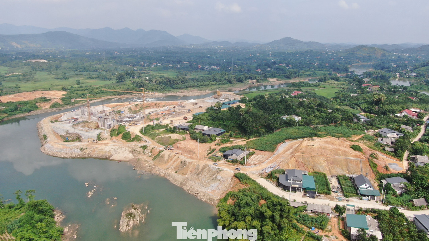 Tại gói thầu thi công xây dựng kiến trúc dự án nhà máy thủy điện Thác Bà 2, Công ty Cổ phần Sông Đà 6 đã trúng thầu với giá trị gói thầu gần 200 tỷ đồng. Nhà thầu phụ là Công ty Cổ phần kỹ thuật Trường Lộc Phát.