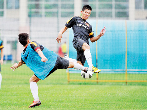 Văn Đại (phải) khó có cơ hội dự SEA Games 27. ảnh: VSIc