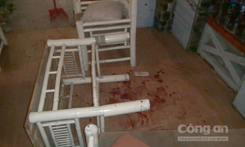 'Xả thân' đỡ mã tấu giúp bạn gái, nam thanh niên trọng thương ảnh 1