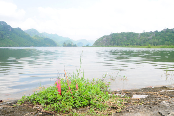 Hồ nước Tuy Lai - nơi tám em học sinh tử nạn. Ảnh: Tuấn Nguyễn