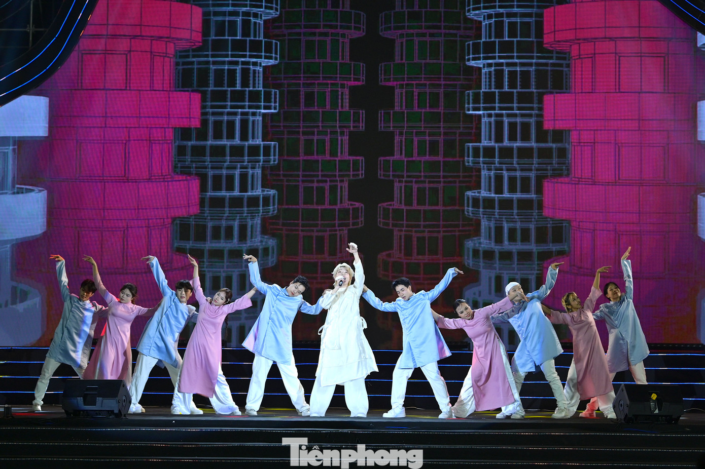 Các tiết mục văn nghệ chào mừng Festival hoa Mê Linh Các tiết mục văn nghệ chào mừng Festival hoa Mê Linh