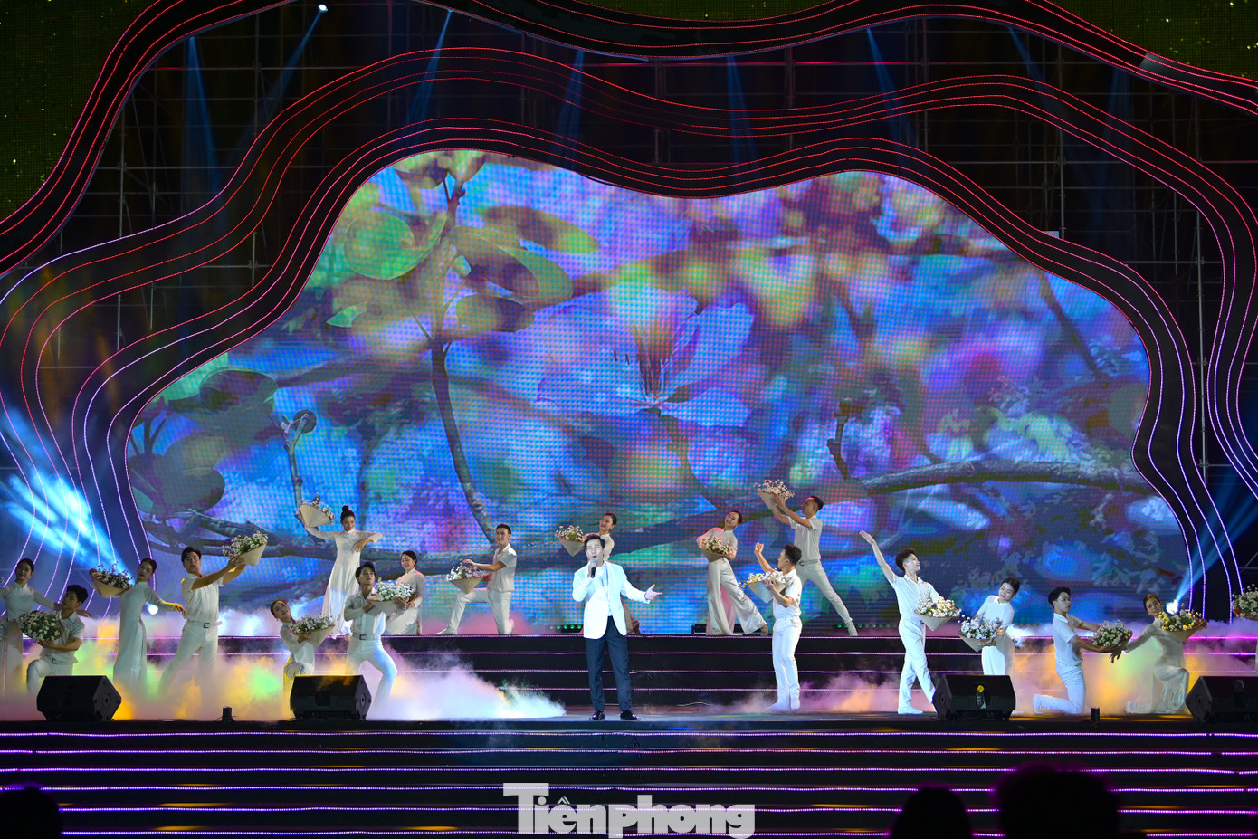 Các tiết mục văn nghệ chào mừng Festival hoa Mê Linh Các tiết mục văn nghệ chào mừng Festival hoa Mê Linh