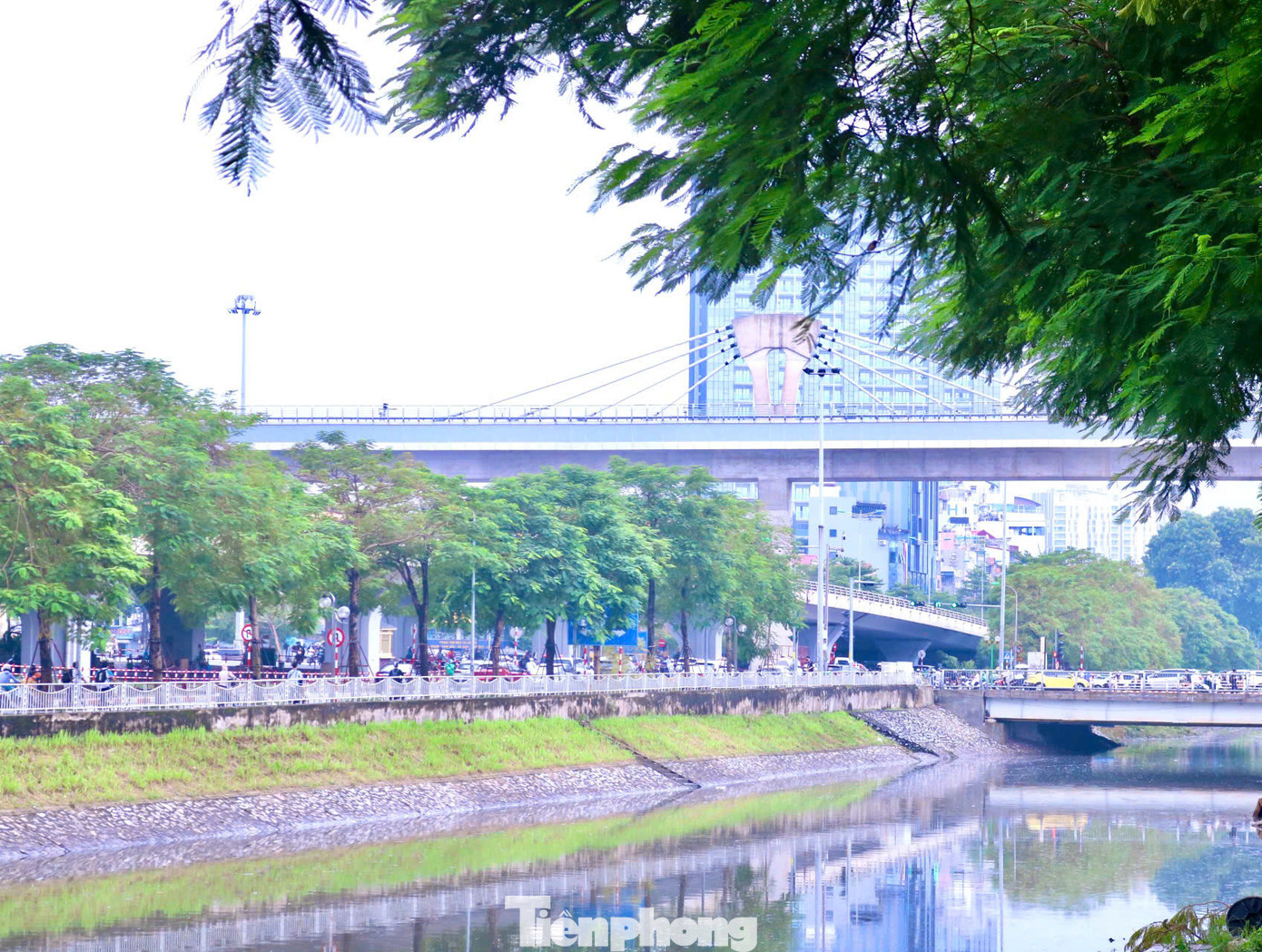 Một số cây cầu khu vực đường Láng ghi nhận mực nước cao Một số cây cầu khu vực đường Láng ghi nhận mực nước cao