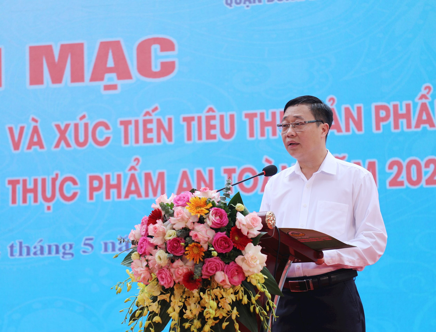 Phó Chánh Văn phòng chuyên trách Văn phòng Điều phối Chương trình xây dựng nông thôn mới Hà Nội Ngọ Văn Ngôn phát biểu khai mạc. Ảnh: Khánh Duy. Phó Chánh Văn phòng chuyên trách Văn phòng Điều phối Chương trình xây dựng nông thôn mới Hà Nội Ngọ Văn Ngôn phát biểu khai mạc. Ảnh: Khánh Duy.