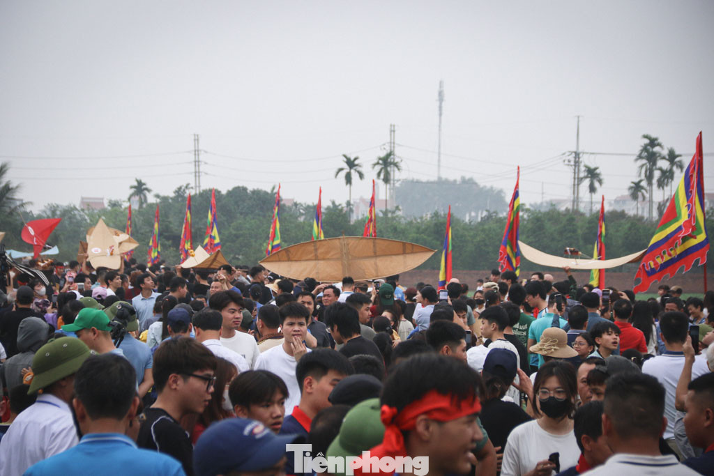 Lễ hội được tổ chức từ ngày 14 đến 16 tháng 3 âm lịch hằng năm, mang ý nghĩa cầu cho mưa thuận, gió hòa, mùa màng bội thu. Đây là lễ hội dân gian với đầy đủ niêm luật, nghi thức truyền thống vô cùng độc đáo và riêng biệt chỉ có ở làng Bá Dương Nội.