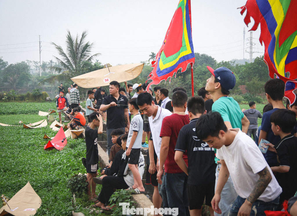 Lễ hội thi diều truyền thống đã có cách đây hàng ngàn năm và là món ăn tinh thần không thể thiếu mỗi dịp rằm tháng 3 hàng năm của người dân nơi đây.