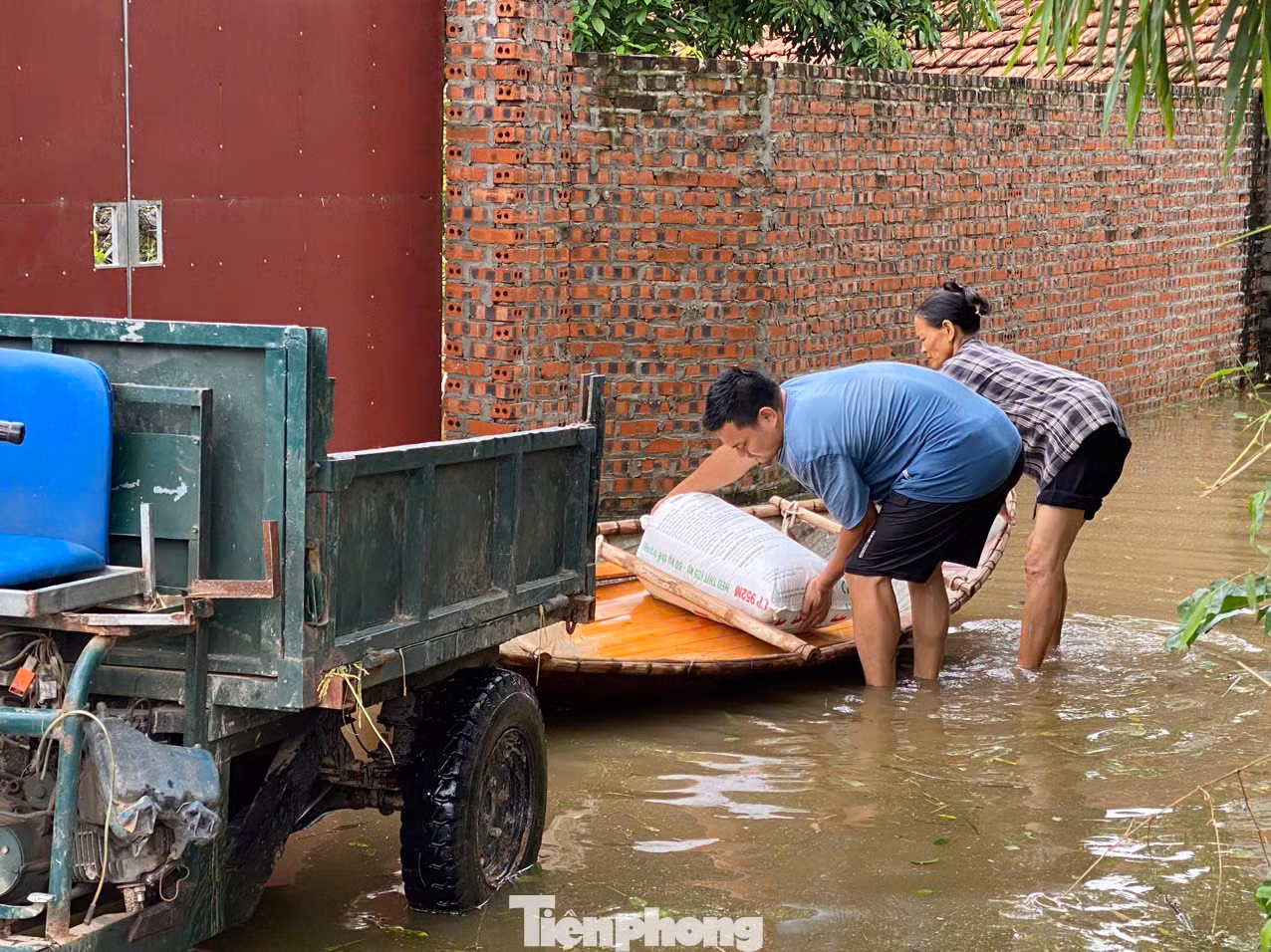 Trận mưa lớn vào tối 8/9 đã khiến cho địa bàn xã Vật Lại (huyện Ba Vì, Hà Nội) ngập sâu.