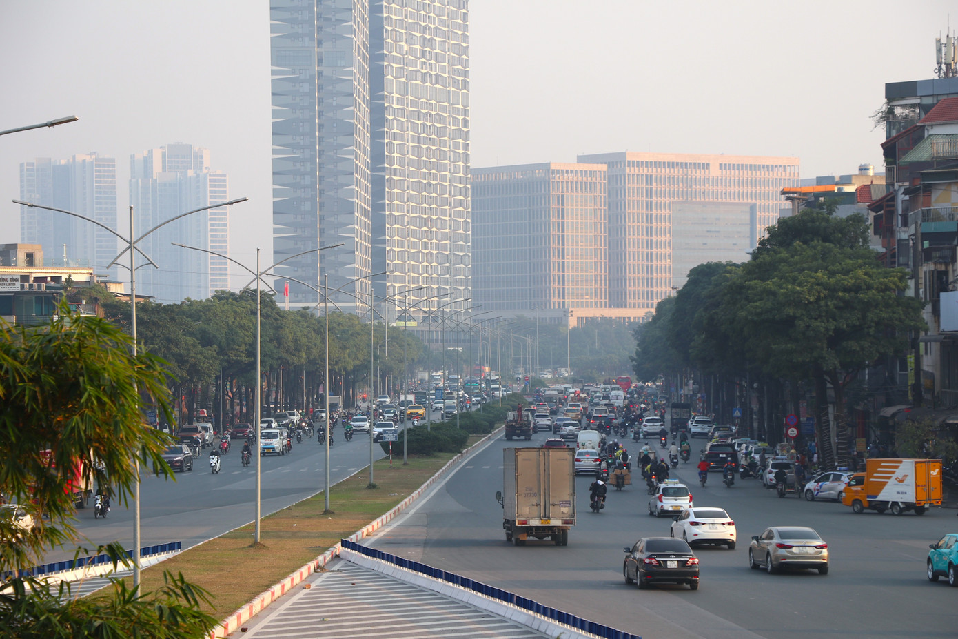 Tuy nhiên, không phải công trình nào cũng hiệu quả, thậm chí gây lãng phí. Tuy nhiên, không phải công trình nào cũng hiệu quả, thậm chí gây lãng phí.
