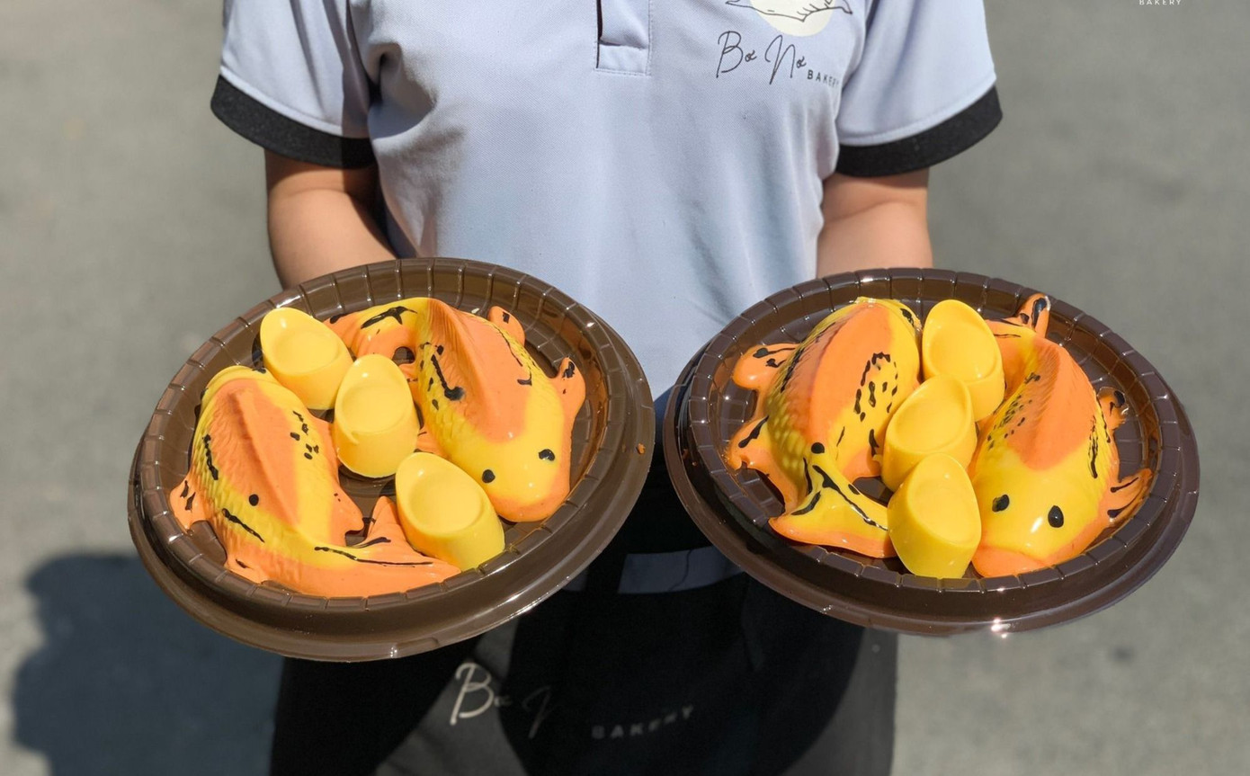 Đa dạng các loại bánh rau câu hình cá chép trên thị trường.