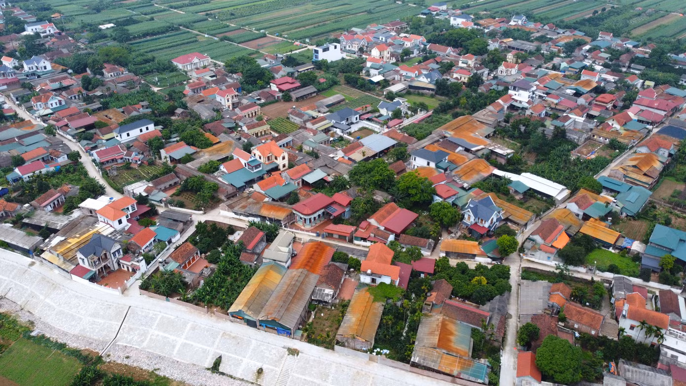 Theo UBND huyện Ba Vì, đến thời điểm này, 26/31 xã, thị trấn trên địa bàn huyện đã có tuyến ống cấp nước sạch sinh hoạt. Dự kiến trong năm 2024, Ba Vì sẽ hoàn thành hệ thống cấp nước sạch sinh hoạt tại 100% xã, thị trấn. Theo UBND huyện Ba Vì, đến thời điểm này, 26/31 xã, thị trấn trên địa bàn huyện đã có tuyến ống cấp nước sạch sinh hoạt. Dự kiến trong năm 2024, Ba Vì sẽ hoàn thành hệ thống cấp nước sạch sinh hoạt tại 100% xã, thị trấn.
