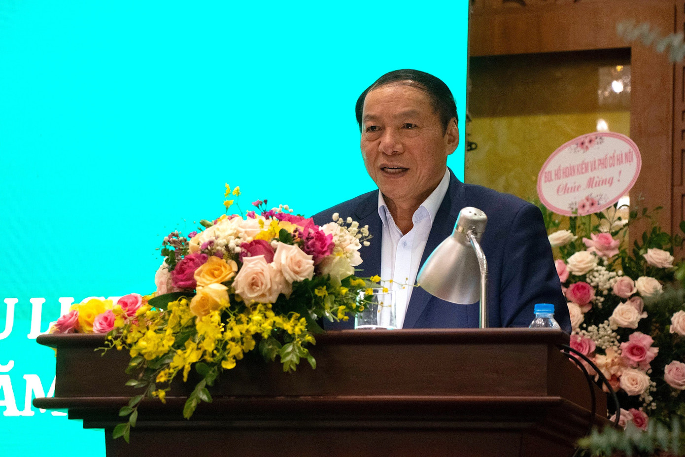 Bộ trưởng Bộ VHTTDL Nguyễn Văn Hùng phát biểu trong hội nghị. Bộ trưởng Bộ VHTTDL Nguyễn Văn Hùng phát biểu trong hội nghị.