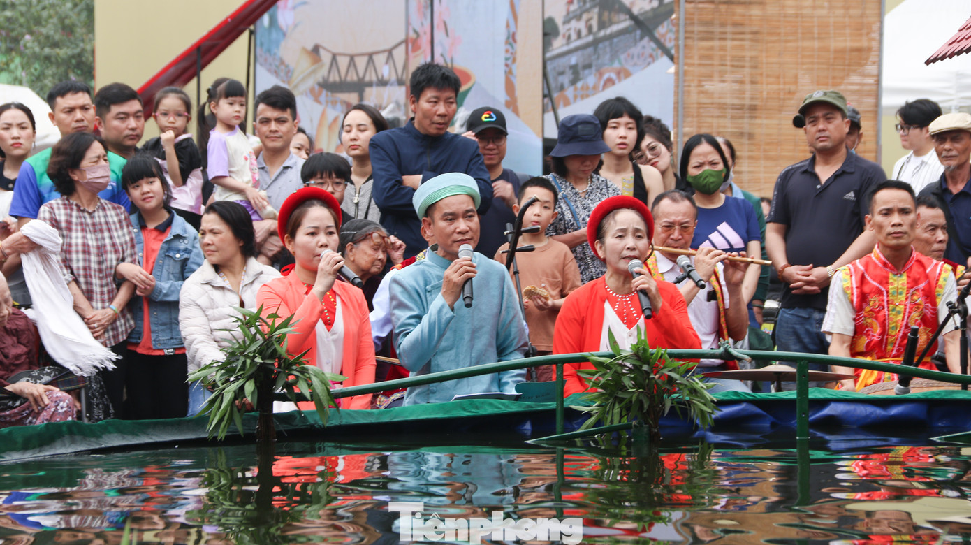 Trong không khí rộn ràng của lễ hội, sự xuất hiện của các tên tuổi lớn trong làng Pickleball và thể thao quốc tế đã thu hút sự quan tâm đặc biệt của công chúng, truyền đi thông điệp mới về gắn kết thể thao và du lịch trong kỷ nguyên phát triển xanh và bền vững.