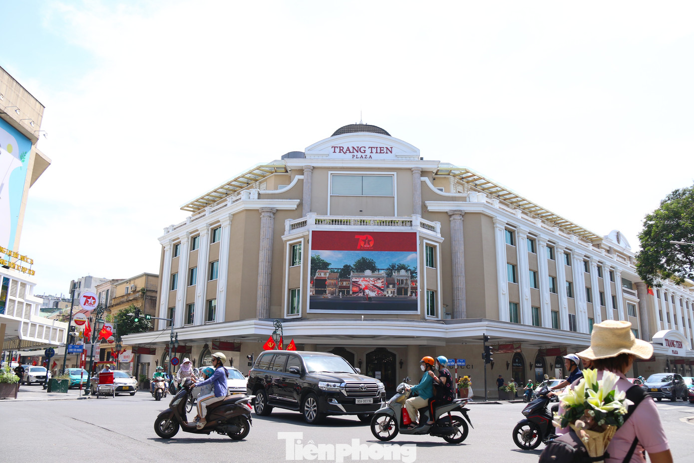 Nhân kỷ niệm 70 năm Ngày Giải phóng Thủ đô (10/10/1954-10/10/2024), Ban Quản lý hồ Hoàn Kiếm và Phố cổ Hà Nội phối hợp với các đơn vị tổ chức nhiều hoạt động, sự kiện văn hóa đa dạng để phục vụ nhân dân Thủ đô cũng như du khách trong và ngoài nước. Nhân kỷ niệm 70 năm Ngày Giải phóng Thủ đô (10/10/1954-10/10/2024), Ban Quản lý hồ Hoàn Kiếm và Phố cổ Hà Nội phối hợp với các đơn vị tổ chức nhiều hoạt động, sự kiện văn hóa đa dạng để phục vụ nhân dân Thủ đô cũng như du khách trong và ngoài nước.