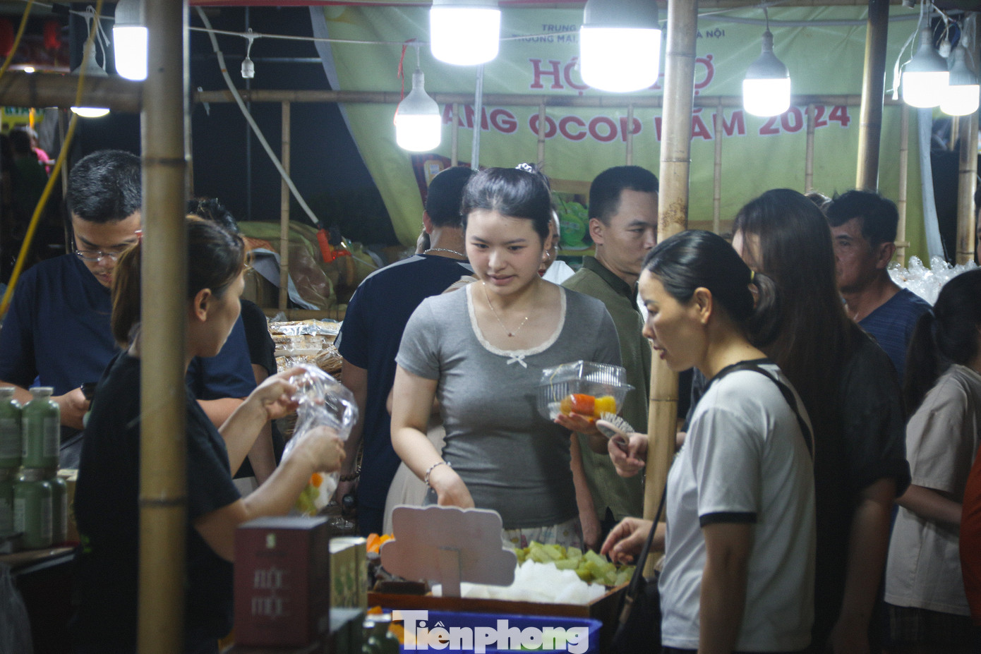 Sự kiện quan trọng này còn là hoạt động thiết thực, cụ thể của ngành nông nghiệp Hà Nội nhằm triển khai có hiệu quả Chương trình mỗi xã một sản phẩm (OCOP) giai đoạn 2021 - 2025 theo Quyết định số 919/QĐ-TTg ngày 1/8/2022 của Thủ tướng Chính phủ.