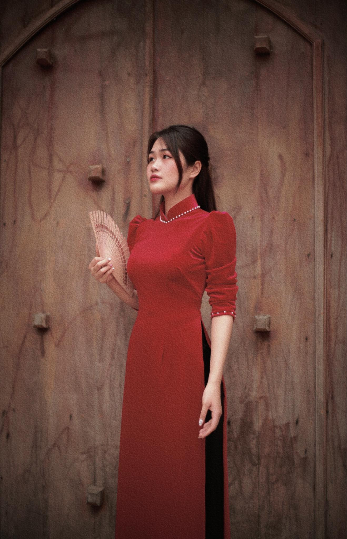 Một góc check - in "vạn người mê" tại làng cổ Đường Lâm. Một góc check - in "vạn người mê" tại làng cổ Đường Lâm.