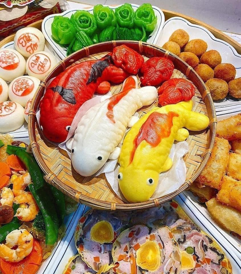 Được nhiều khách hàng yêu thích và lựa chọn nhất là set bánh gồm cá chép lớn nhân đậu xanh và 3 cá chép nhỏ, có giá 150.000 đồng.