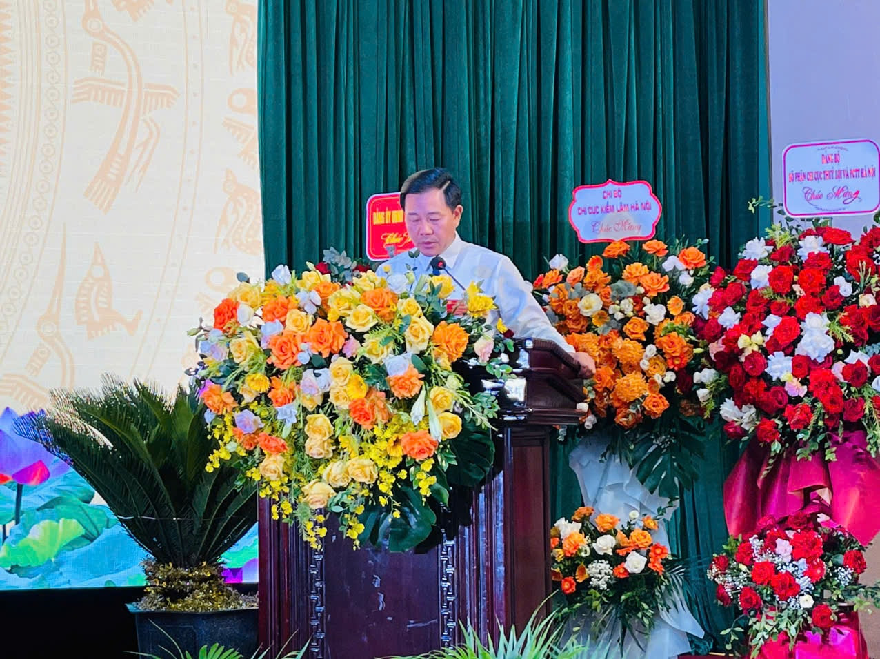 Bí thư Đảng ủy, Giám đốc Sở Nông nghiệp và Môi trường Hà Nội Nguyễn Xuân Đại phát biểu trong đại hội - Ảnh: Hương Giang