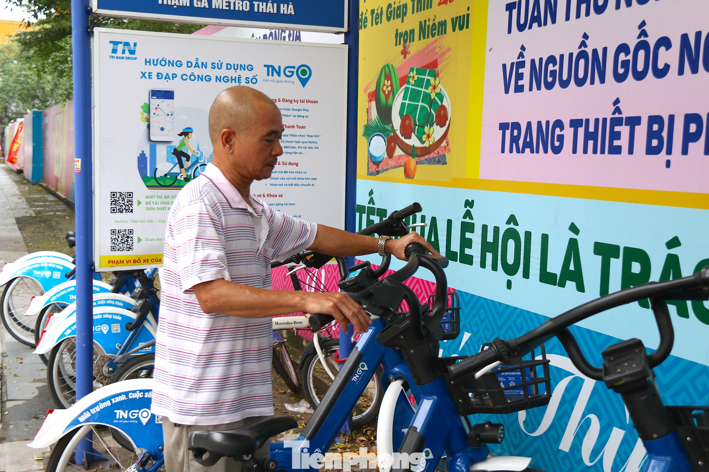 Nhiều người dân cho rằng, so với xe buýt và tàu điện, xe đạp công cộng còn nhiều điểm thiếu hấp dẫn về giá vé, cách sử dụng còn hạn chế. Hiện tại, xe đạp công cộng sẽ chỉ là phương tiện phụ trợ, kết nối giao thông công cộng và hợp đi chơi, trải nghiệm chứ khó để trở thành phương tiện đi lại chính để đi học, đi làm.