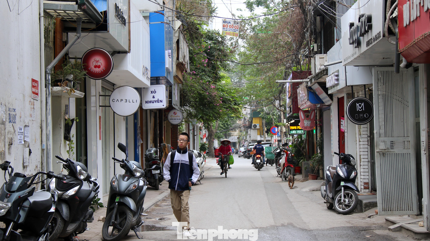 Sở Quy hoạch - Kiến trúc Hà Nội cho biết, Sở đã có nhiều văn bản hướng dẫn, đôn đốc UBND các quận, huyện và thị xã Sơn Tây tổ chức thực hiện, đặc biệt lưu ý tập trung triển khai trước các nhà chung cư theo tiến độ giai đoạn 1 tại Kế hoạch số 329 ngày 31/12/2021 của UBND Thành phố. Trước thông tin về việc thành phố có chủ trương quy hoạch lại khu tập thể này, nhiều người dân tại các khu tập thể có nghe được thông tin nhưng chưa nắm rõ được quy hoạch của khu vực.